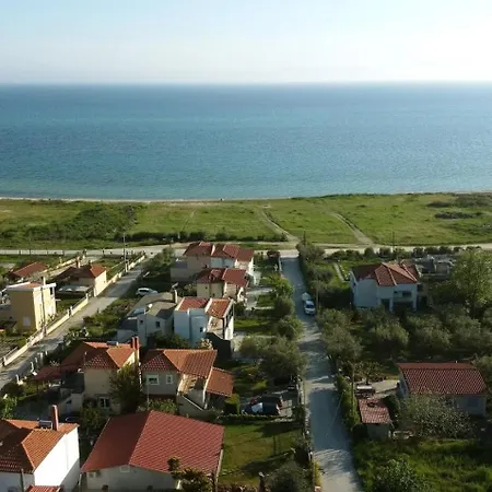 Villa Rhea Seaside Karianí