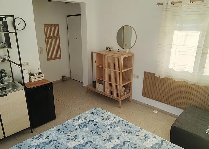 Rhea Seaside Villa Karianí